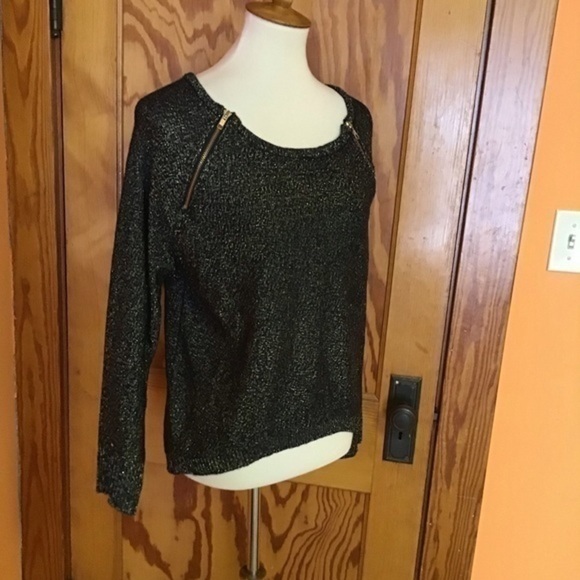 Bisou Bisou black n gold slouchy sweater - Picture 9 of 10